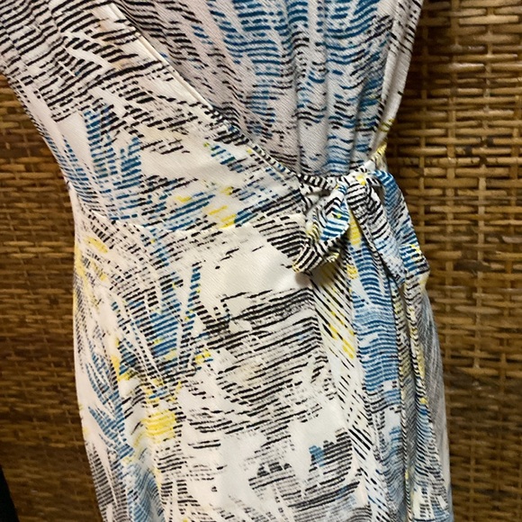 EUC H by Halston white yellow black blue leaf print wrap hi/low maxi dress - Picture 4 of 10